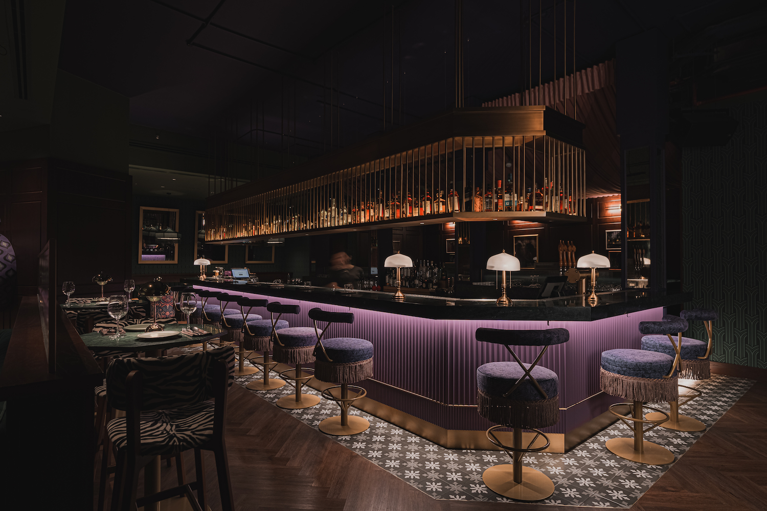 FLYING ELEPHANT_GIJSPARADIJS-01.jpg