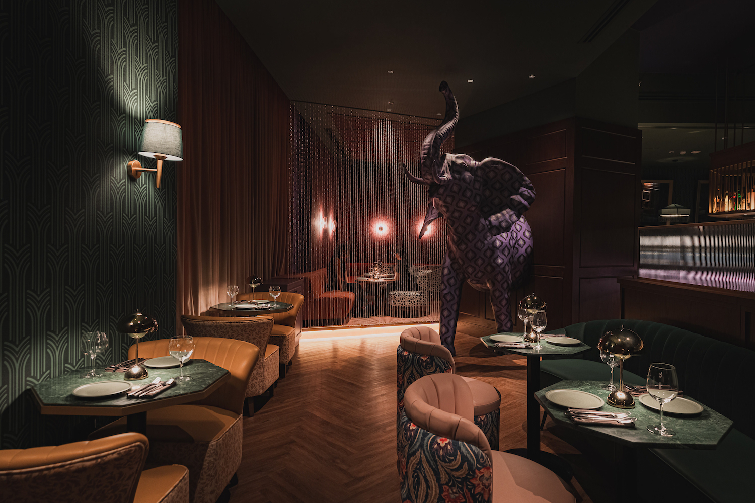 FLYING ELEPHANT_GIJSPARADIJS-02.jpg